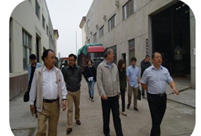 中材科技領(lǐng)導(dǎo)蒞臨密友集團(tuán)考察交流，共商壓力容器領(lǐng)域合作新機(jī)遇