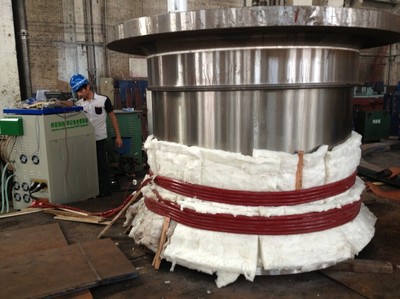 壓力容器加熱設(shè)備與預熱保溫設(shè)備 青島水木感應(yīng)設(shè)備產(chǎn)品展示